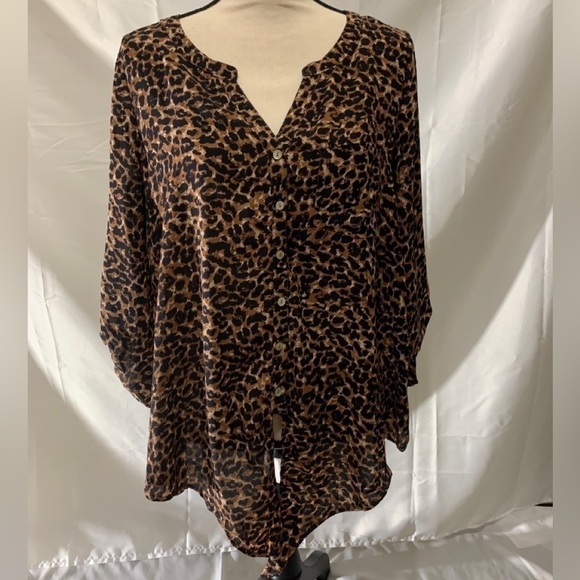 3/$28❤️Black Rainn-Brown Leopard Print Button Front Tiered Long Sleeve top SizeL - Picture 3 of 7